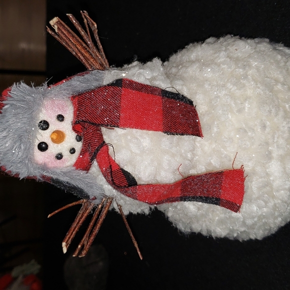 3 Snowman Plush Family- 9" Tall - Picture 3 of 6